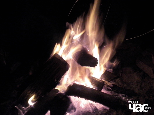 5/10 cam09387_logo.jpg