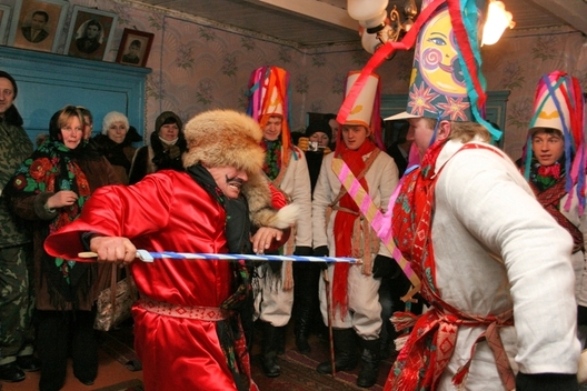 Калядныя Цары ў Семежаве (Капыльскі раён, Мінская вобласць). Фота з Інвентара нематэрыяльнай культурнай спадчыны. Калядныя Цары ў Семежаве (Капыльскі раён, Мінская вобласць). Фота з Інвентара нематэрыяльнай культурнай спадчыны.