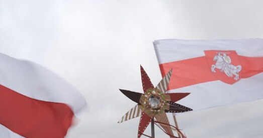 У польскім Лодзі на самай высокай гары мясцовыя беларусы зладзілі акцыю салідарнасці (Відэа)