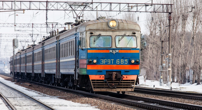 Беларуская мова знікла з электрычак У электрычках перасталі абвяшчаць прыпынкі па-беларуску. Інфаказачка Бондарава радуецца
