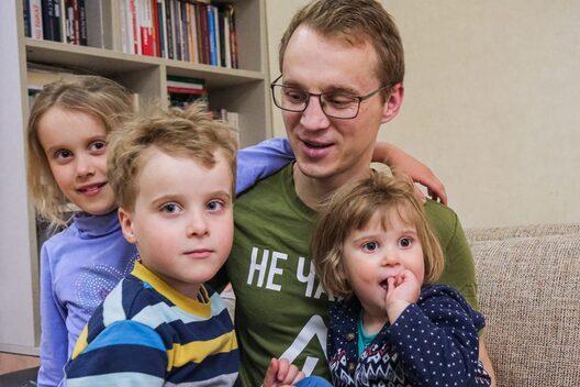 Зміцер Дашкевіч з дзецьмі. Фота з адкрытых крыніц Зміцер Дашкевіч з дзецьмі. Фота з адкрытых крыніц