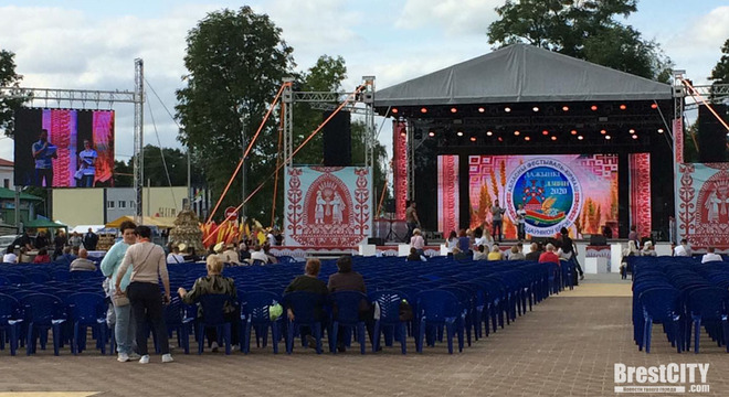 Спявак Саша Нэма "выбачыўся" за 2020 год «Выступаюць толькі артысты з акрэсленай праўладнай пазіцыяй». Эксперт — пра «выбачэнні» Сашы Нэма