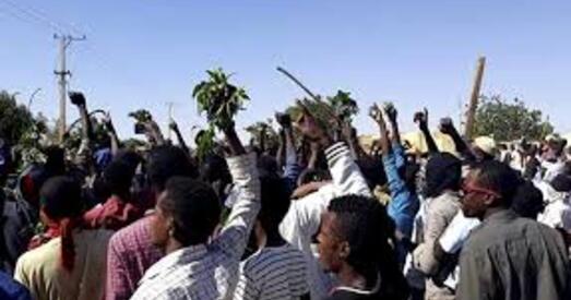 У Судане працягваюцца пратэсты: тысячы людзей патрабуюць адстаўкі прэзідэнта