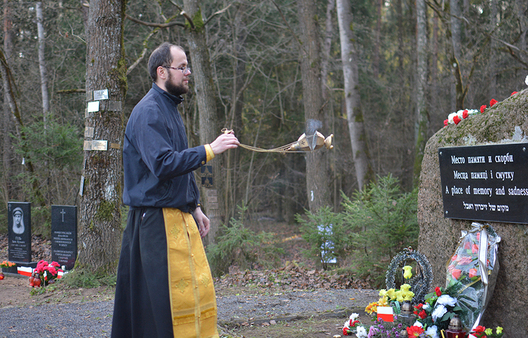 8/10 dsc_1259_logo.jpg