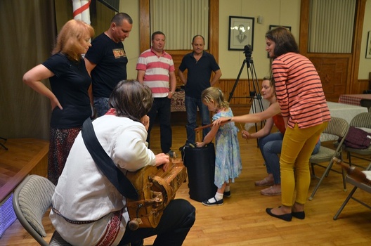 7/10 dsc_1938_logo.jpg