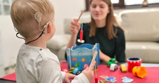 Дзяцей, глухіх ад нараджэння, можна вылечыць дзякуючы геннай інжынерыі