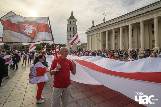 12/25 dzien_salidarnasci_vilnia_yerchak_0683_logo.jpg