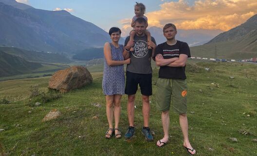 Станіслаў і Алесь Папковічы і з сям’ёй. Фота: асабісты архіў сям’і Папковіч Станіслаў і Алесь Папковічы і з сям’ёй. Фота: асабісты архіў сям’і Папковіч