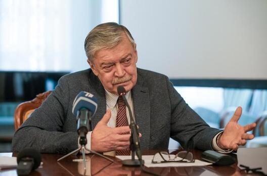 evgeniy_lukyanov_1.jpg evgeniy_lukyanov_1.jpg