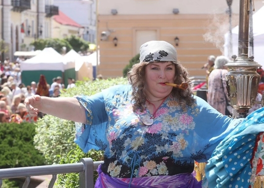 2/2 fejkavyja_romy_i_indusy_1.jpg