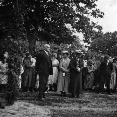 Раман Скірмунт і жыхары Парэчча, commons.wikimedia.org Раман Скірмунт і жыхары Парэчча, commons.wikimedia.org