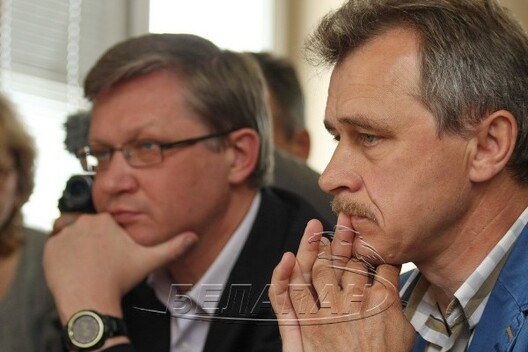 (злева направа) Уладзімір Рыжкоў і Анатоль Лябедзька (злева направа) Уладзімір Рыжкоў і Анатоль Лябедзька