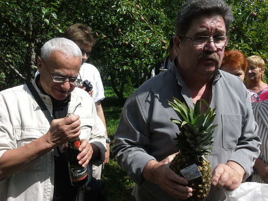 Кінарёжысёр Леанід Міндлін і журналіст Яўген Агурцоў Кінарёжысёр Леанід Міндлін і журналіст Яўген Агурцоў