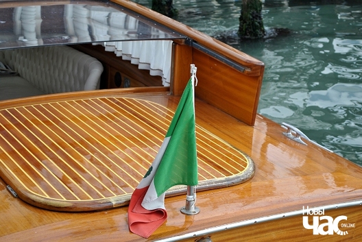 10/17 dsc_0306_logo.jpg