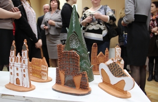 11/13 img_0059_logo.jpg