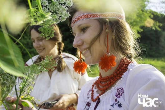 10/13 img_2435_601x401_logo.jpg