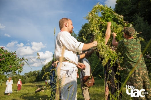 11/13 img_2500_601x400_logo.jpg