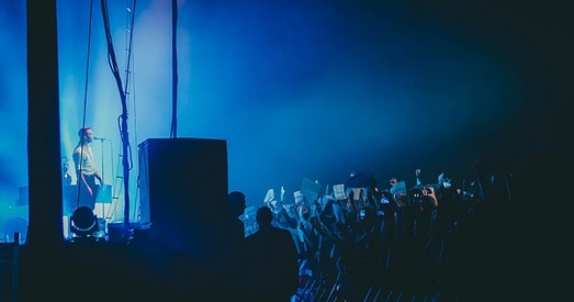 Брытанская хваля экспрэсіўнай электронікі: у Мінск завітаў «Hurts» (фотарэпартаж)