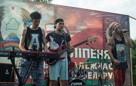 13/13 img_6099_logo.jpg