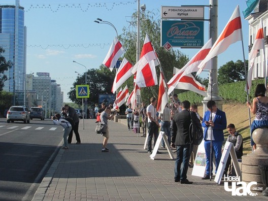 10/11 img_8278_logo.jpg