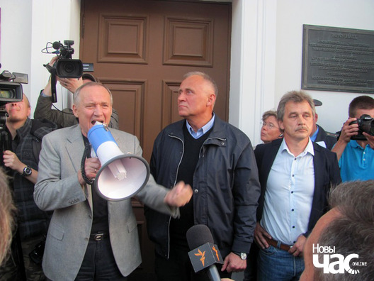 6/16 img_9105_logo.jpg