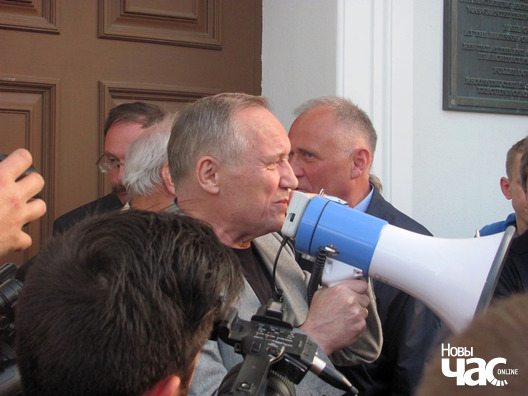 12/16 img_9125_logo.jpg