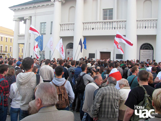 16/16 img_9145_logo.jpg