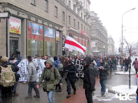 10/48 img_9969_logo.jpg