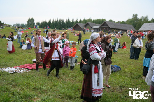 Шмат наведнікаў прыйшло ў нацыянальных строях Шмат наведнікаў прыйшло ў нацыянальных строях
