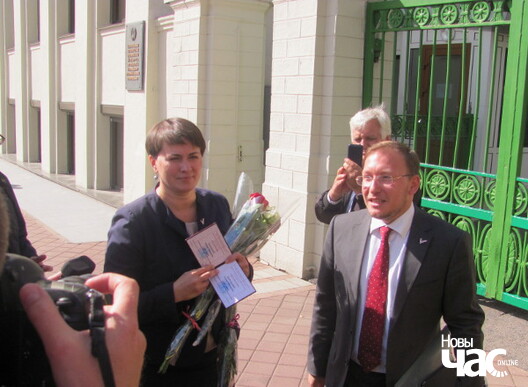 16/22 kar_dminrieff_logo.jpg