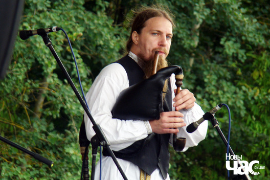 На дудзе грае Вячаслаў Касулін На дудзе грае Вячаслаў Касулін