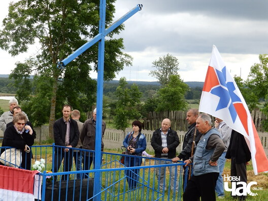 4/8 p6150196_logo.jpg