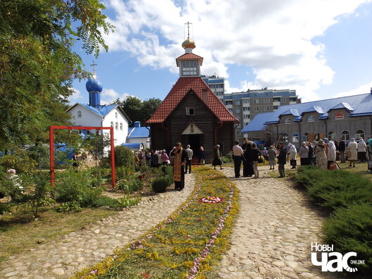 4/10 p9050316_logo.jpg