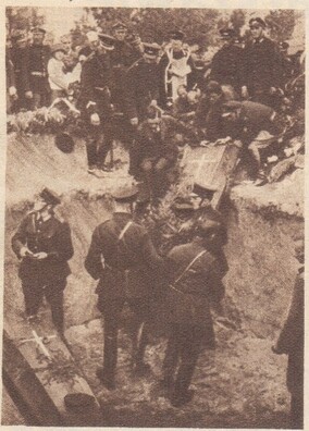 Пахаванне забітых у Стоўбцах польскіх паліцэйскіх Пахаванне забітых у Стоўбцах польскіх паліцэйскіх