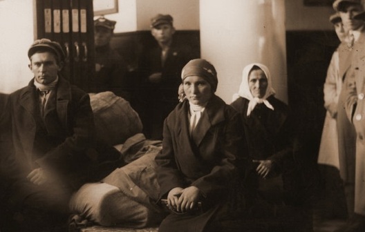 Палітвязні. 1932 год, Коласава Палітвязні. 1932 год, Коласава