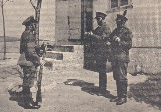 Памежнікі КАП на стражніцы Баркоўшына, 1938 год Памежнікі КАП на стражніцы Баркоўшына, 1938 год