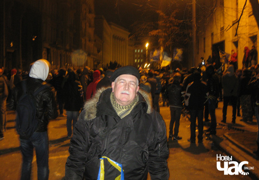 На вуліцы Грушэўскага ў Кіеве ў першыя дні Еўрамайдану (снежань 2013) На вуліцы Грушэўскага ў Кіеве ў першыя дні Еўрамайдану (снежань 2013)