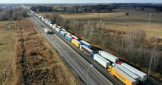 Чарга не менее. Больш за 5 тысяч фур сабралася на межах Беларусі з дзяржавамі ЕС і Украінай
