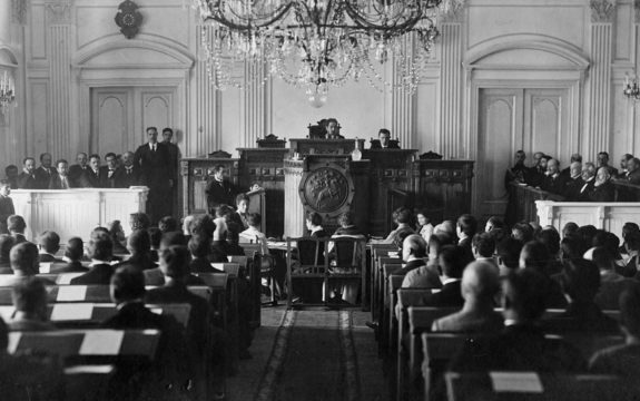 Паляванне на ўрад Грузінскай Дэмакратычнай Рэспублікі: аперацыі НКУС, Берыя і эміграцыя