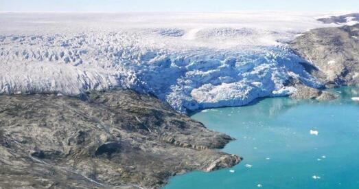 Кліматычная анамалія: У Грэнландыі за дзень растала 2 мільярды тон лёду