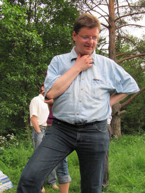 9/10 hena_kesner3_logo.jpg