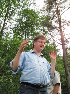 5/10 hena_kesner_logo.jpg