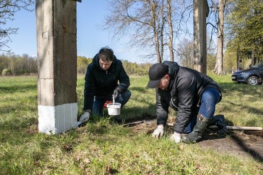 1/2 hramadskija_raboty_u_hatyni_i_dalve._fota__minskae_ablasnoe_ab_jadnanne_prafsajuzau.jpg