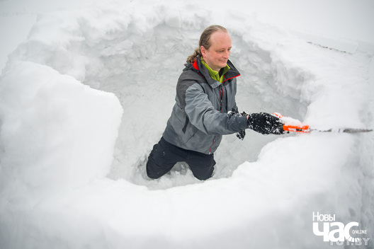 2/7 iglu_4_logo.jpg