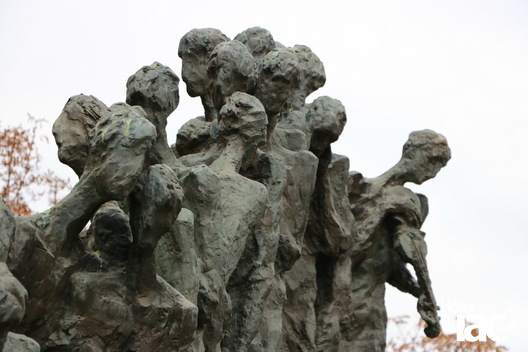 13/15 img_0554_logo.jpg