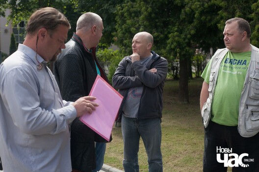 3/4 img_1203_1_logo.jpg