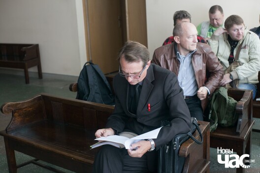 4/4 img_1304_logo.jpg