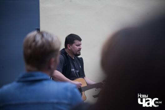 3/5 img_1309_n_logo.jpg