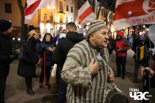 7/7 img_1537_1280x853_logo.jpg