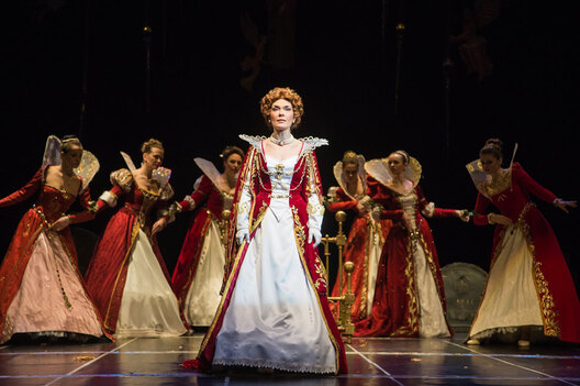 Зоя Белахвосцік у ролі Боны Сфорца (Чорная панна Нясвіжа). Фота kupalauski.by Зоя Белахвосцік у ролі Боны Сфорца (Чорная панна Нясвіжа). Фота kupalauski.by